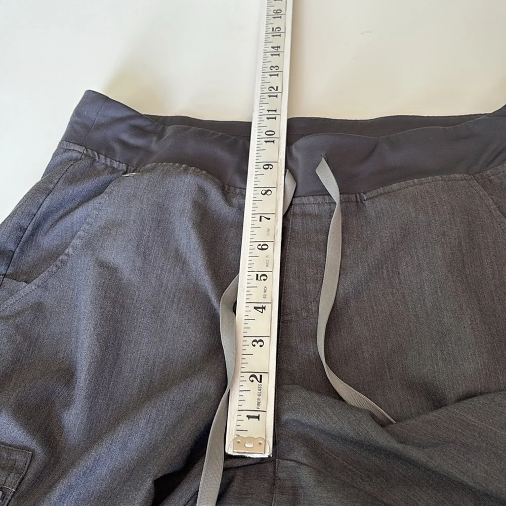Figs Set of 2 Zamora Jogger Scrub Pants Grey #1670 6 Pockets Yoga Waist Size M - Picture 8 of 12